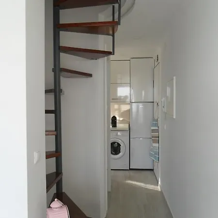 Apartment Bay *