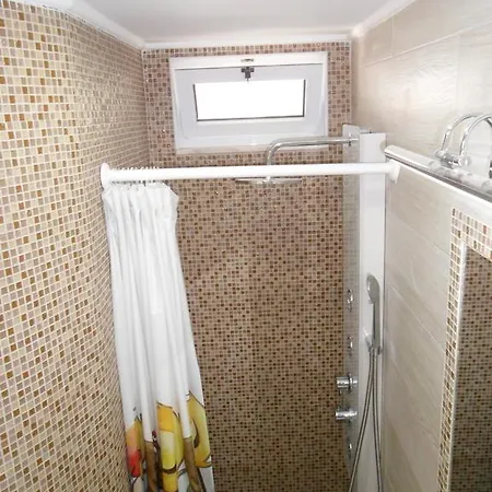 Apartment Bay
