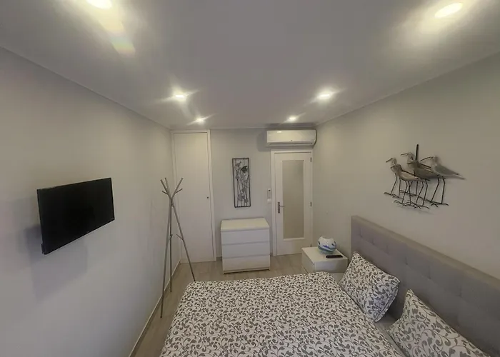 Bay Apartment *